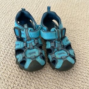 Water sandals size 9-9.5 pediped